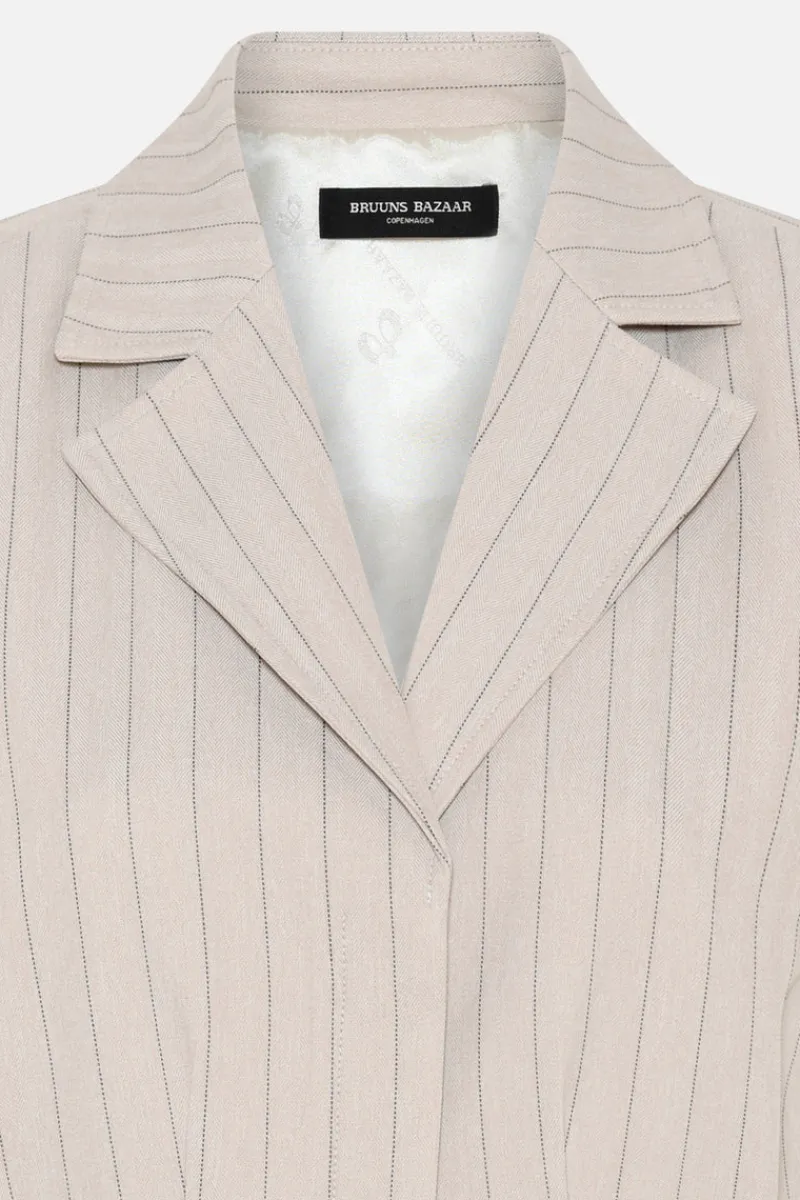 Online Bruuns Bazaar ApricotBBUrwa waistcoat - Light Grey stripes